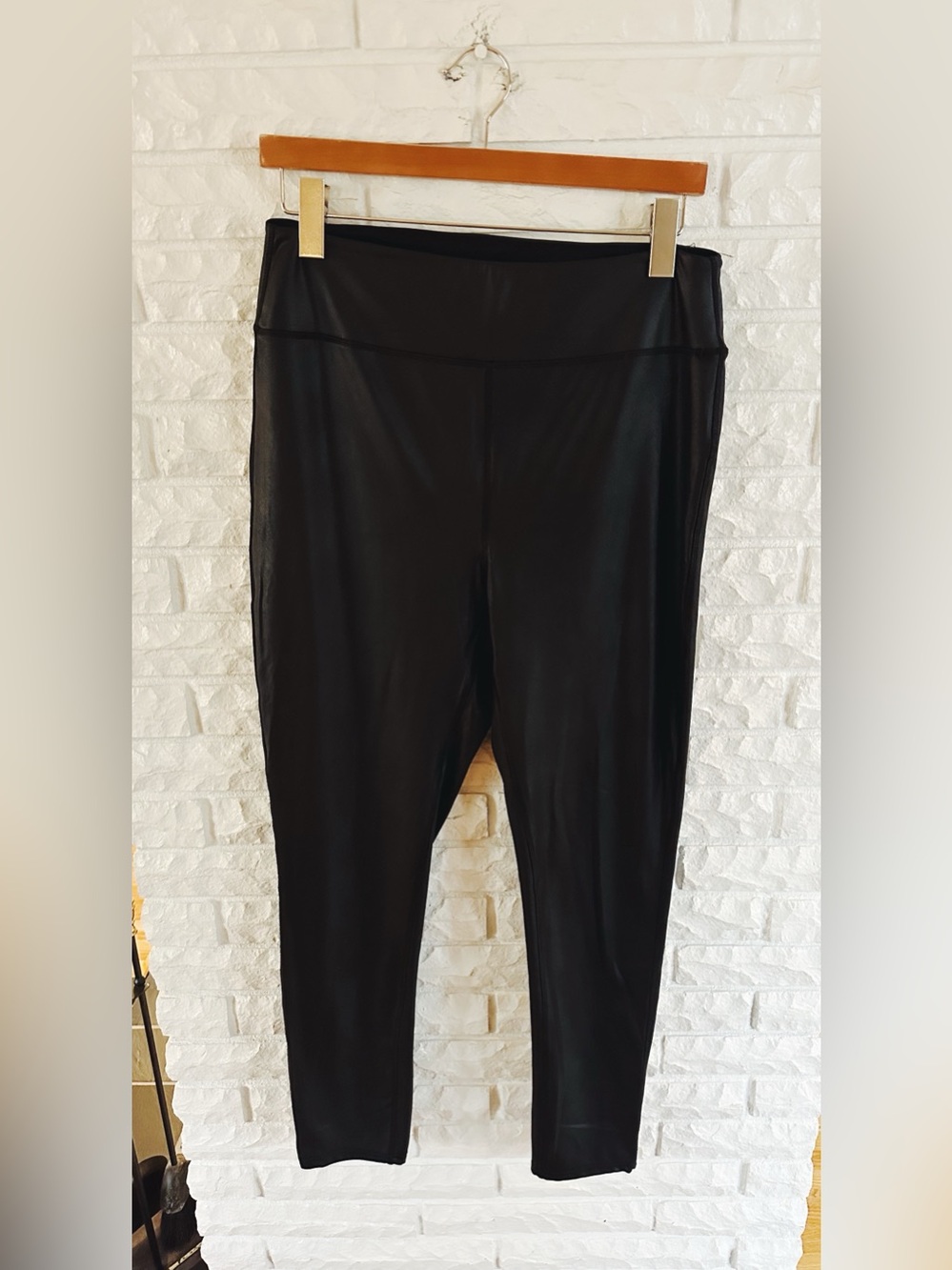 ARULA Black High-Rise Performance Leggings